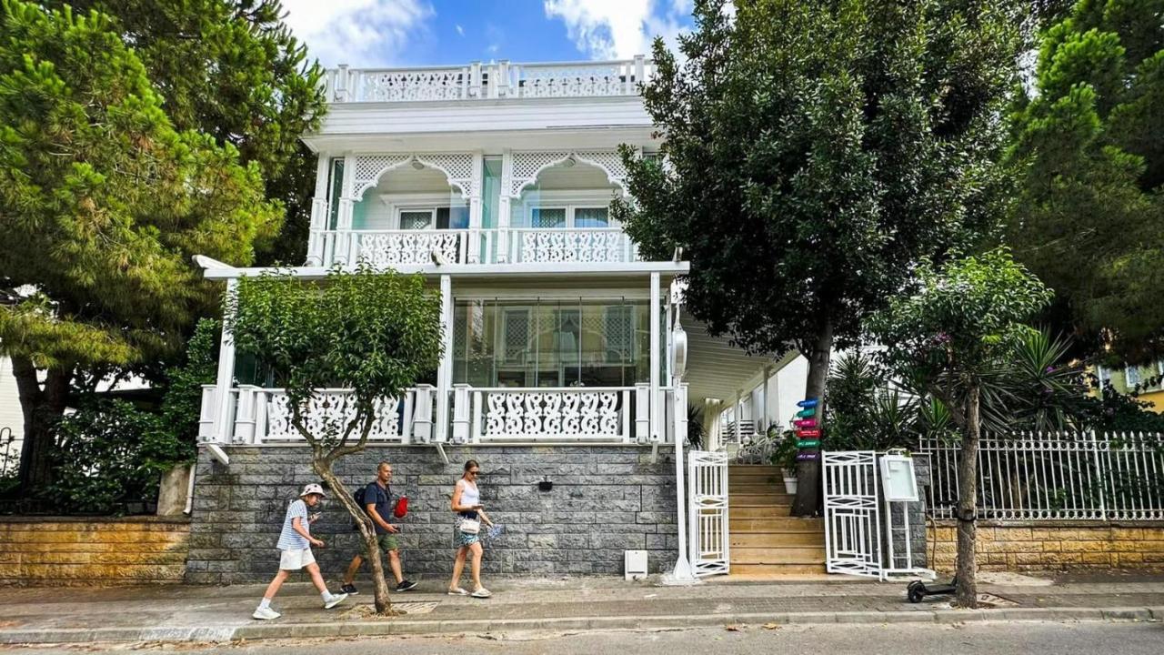 Hi Hotel Ivy Bueyuekada Adalar Exteriér fotografie